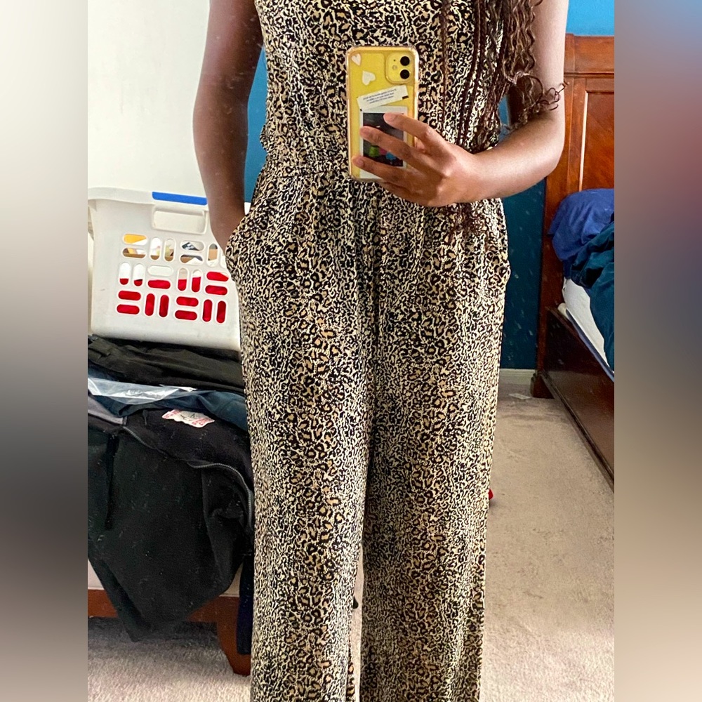 Women’s strapless cheetah print jumpsuit with pockets